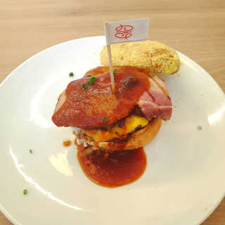[뉴욕아파트먼트] 버거메뉴1개 + 치킨메뉴1개 — 5점을 준 리뷰어가 2020년 8월 올린 사용 사진