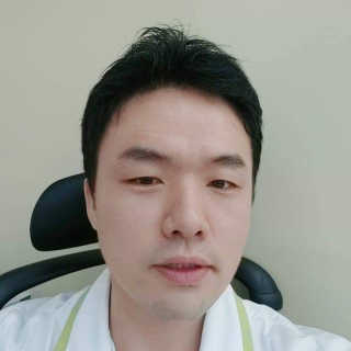 다슈코리아 다슈 맨즈 비타 붐 톤업 크림 — 5점을 준 리뷰어가 2020년 4월 올린 사용 사진