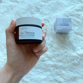 La Theorie Hydrating Ingredients | 하이드레이팅 인그레이디언츠 — 4점을 준 리뷰어가 2020년 4월 올린 사용 사진