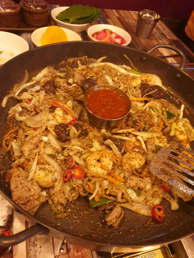 [순대싸롱 미아점] 순대곱창전골 + 백순대철판볶음 1인 리뷰 사진