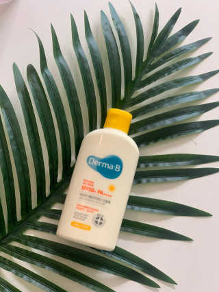 더마비 에브리데이 선블록 SPF50+PA++++ — 5점을 준 리뷰어가 2020년 4월 올린 사용 사진