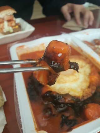 죠스떡볶이 [죠스푸드] 짜빠떡볶이+떡또그+범벅만두 신메뉴 3종 — 5점을 준 리뷰어가 2020년 4월 올린 사용 사진