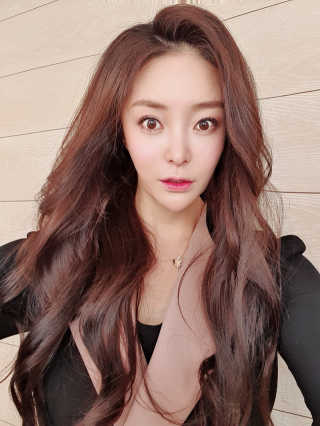 [KJ style] 헤어스타일링 + 메이크업 세트 — 5점을 준 리뷰어가 2020년 5월 올린 사용 사진