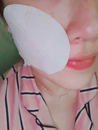 [후르디아] 청포도 매끈약산성 필링 패드_50매 세트 — 3점을 준 리뷰어가 2020년 4월 올린 사용 사진