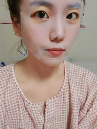 [마더메이드]룩시카라이브 울트라 리페어링 겔 마스크K — 5점을 준 리뷰어가 2020년 10월 올린 사용 사진