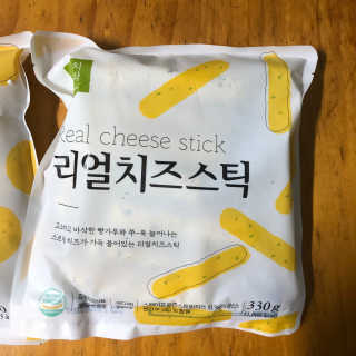 가치식탁 리얼치즈스틱, 리얼크림치즈볼 — 4점을 준 리뷰어가 2020년 11월 올린 사용 사진