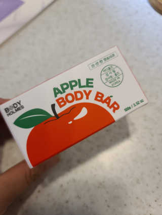 [바디홈즈] 애플 바디바 — 5점을 준 리뷰어가 2020년 12월 올린 사용 사진