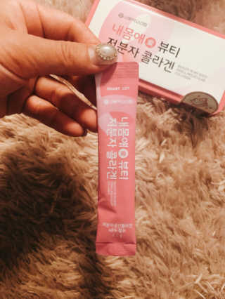 서울약사신협_내몸애뷰티저분자콜라겐_2.5g 50포 — 5점을 준 리뷰어가 2020년 4월 올린 사용 사진