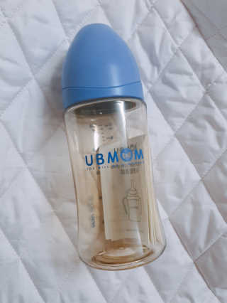 유비맘 PPSU 젖병 노꼭지_260ml_컬러 랜덤 발송 — 5점을 준 리뷰어가 2020년 12월 올린 사용 사진