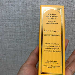[스킨큐어] 산다화 비타민C 화이트닝 에센스 30ml — 5점을 준 리뷰어가 2020년 4월 올린 사용 사진