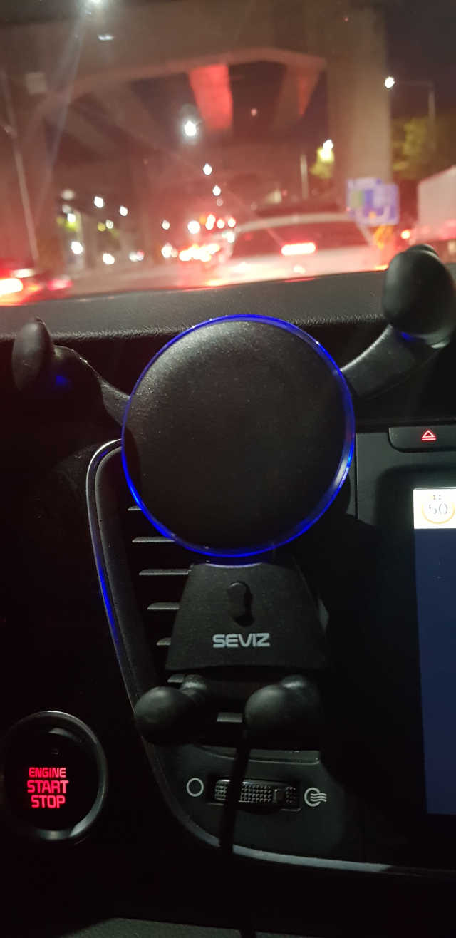세비즈 차량용 스마트폰 무선충전기 CR1 리뷰 사진
