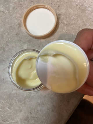 어글리프루프 크림 바이어글리 하이드레이션 샤워 50ml — 5점을 준 리뷰어가 2020년 11월 올린 사용 사진