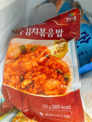 바다는다웰빙이다 전복해물볶음밥/전복김치볶음밥 250g-4봉지 — 5점을 준 리뷰어가 2020년 8월 올린 사용 사진