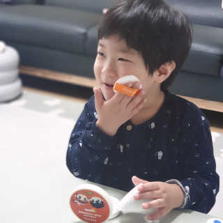 [아토앤오투]신비아파트 에디션 유아용 선케어 3종 랜덤 — 5점을 준 리뷰어가 2020년 4월 올린 사용 사진