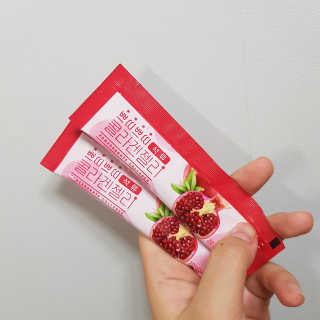 헬스업_쁘띠쁘띠석류콜라겐젤리_20g x 14포 — 5점을 준 리뷰어가 2020년 8월 올린 사용 사진