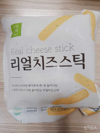가치식탁 리얼치즈스틱, 리얼크림치즈볼 — 5점을 준 리뷰어가 2020년 8월 올린 사용 사진