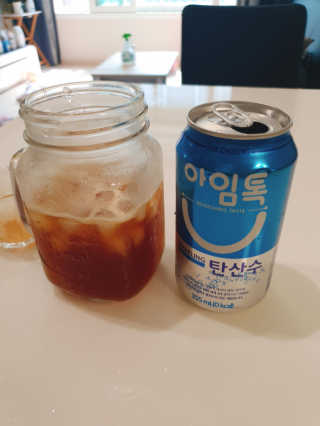 일화 아임톡 탄산수 355ml X 24캔 — 5점을 준 리뷰어가 2020년 4월 올린 사용 사진