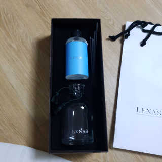 레나스 프리미엄 아로마 디퓨저 200ml  [1SET] — 4.5점을 준 리뷰어가 2020년 6월 올린 사용 사진