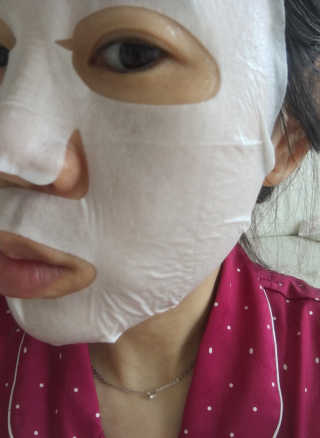 GARANG GARANG 피오니 룻 모이스처라이징 앤 수딩 마스크팩 — 5점을 준 리뷰어가 2020년 4월 올린 사용 사진