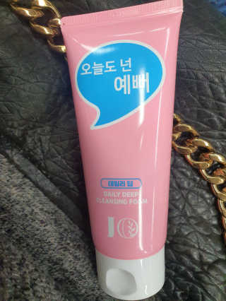 IO 아이오 오늘도 넌 예뻐 - 데일리딥 클렌징폼 — 5점을 준 리뷰어가 2020년 12월 올린 사용 사진
