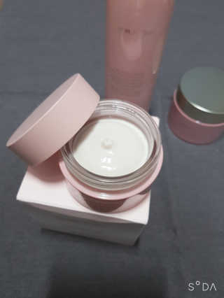 Tween.Ty Skin 트웬티스킨 리페어 아이크림 프리미엄 라인 — 5점을 준 리뷰어가 2020년 10월 올린 사용 사진