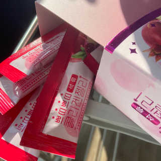 헬스업_쁘띠쁘띠석류콜라겐젤리_20g x 14포 — 5점을 준 리뷰어가 2020년 9월 올린 사용 사진