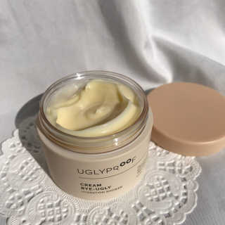 어글리프루프 크림 바이어글리 하이드레이션 샤워 50ml — 4.5점을 준 리뷰어가 2020년 10월 올린 사용 사진