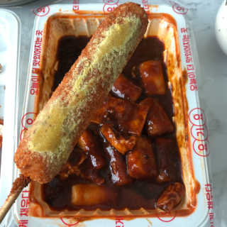 죠스떡볶이 [죠스푸드] 짜빠떡볶이+떡또그+범벅만두 신메뉴 3종 — 2.5점을 준 리뷰어가 2020년 4월 올린 사용 사진