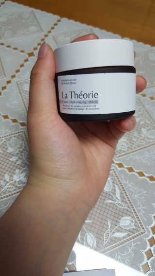 La Theorie Hydrating Ingredients | 하이드레이팅 인그레이디언츠 — 5점을 준 리뷰어가 2020년 5월 올린 사용 사진