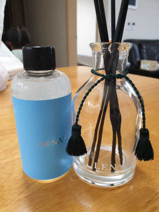 레나스 프리미엄 아로마 디퓨저 200ml  [1SET] — 3점을 준 리뷰어가 2020년 6월 올린 사용 사진