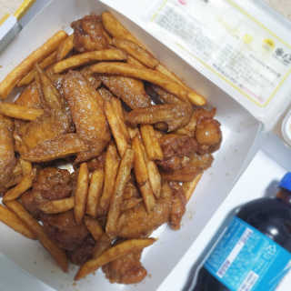 네네치킨 소이크런치윙봉 — 5점을 준 리뷰어가 2020년 4월 올린 사용 사진