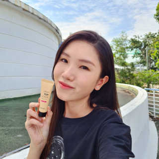 제니코코 JANYCOCO 제니 탑 커버 파운데이션 / 워터 프루프 — 4.5점을 준 리뷰어가 2020년 10월 올린 사용 사진