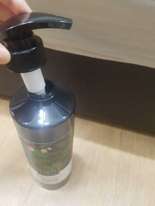 르퀼라야 스칼프 샴푸 810ml [가드니아/포레스트] — 4점을 준 리뷰어가 2020년 7월 올린 사용 사진