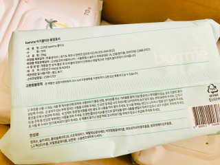 오브맘 밤 프리미엄 엠보싱 물티슈 70매 10개입 — 5점을 준 리뷰어가 2020년 12월 올린 사용 사진