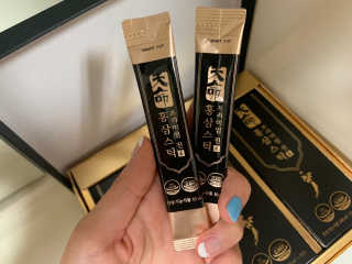 헬스업_천명진프리미엄홍삼스틱_10ml x 30포 — 5점을 준 리뷰어가 2020년 7월 올린 사용 사진