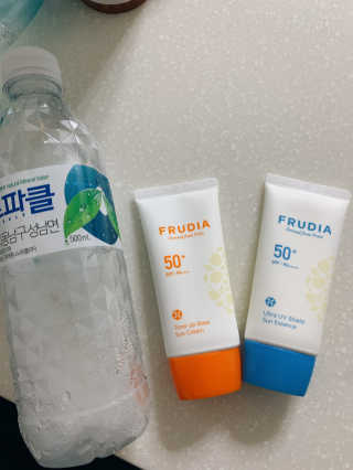 [후르디아] 혼합자차 선 에센스+톤업 선크림 2종 — 5점을 준 리뷰어가 2020년 5월 올린 사용 사진