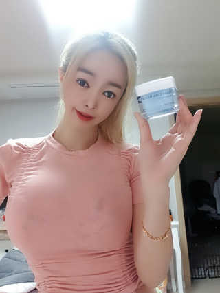 델라본 마린 콜라겐 수분크림 — 5점을 준 리뷰어가 2020년 4월 올린 사용 사진