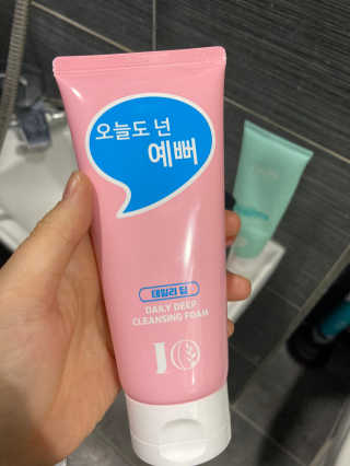 IO 아이오 오늘도 넌 예뻐 - 데일리딥 클렌징폼 — 4점을 준 리뷰어가 2020년 12월 올린 사용 사진