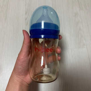 하이비코리아 앉아서나서서먹는젖병 하이비 PPSU 빨대젖병 — 4점을 준 리뷰어가 2020년 6월 올린 사용 사진