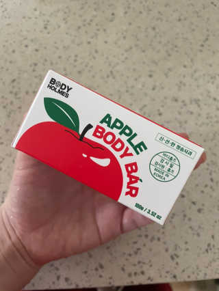 [바디홈즈] 애플 바디바 — 5점을 준 리뷰어가 2020년 12월 올린 사용 사진