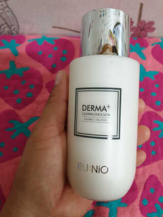 뷰니오 더마플러스 카밍 에멀전200ml — 4점을 준 리뷰어가 2020년 12월 올린 사용 사진