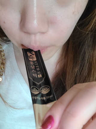 헬스업_천명진프리미엄홍삼스틱_10ml x 30포 — 5점을 준 리뷰어가 2020년 7월 올린 사용 사진
