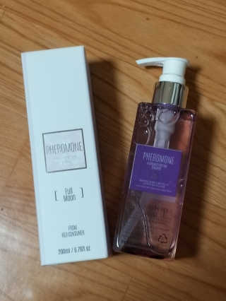 레드컨테이너 페로몬향 퍼퓸 샴푸 풀 문 — 5점을 준 리뷰어가 2020년 4월 올린 사용 사진