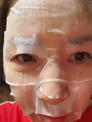리더스코스메틱 리더스 메디유 아미노 모이스처 마스크 — 5점을 준 리뷰어가 2020년 5월 올린 사용 사진
