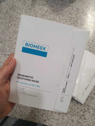 바이오믹 BIOMEEK SENSIMETIC SOOTHING MASK.S — 5점을 준 리뷰어가 2020년 6월 올린 사용 사진