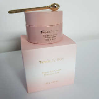 Tween.Ty Skin 트웬티스킨 리페어 아이크림 프리미엄 라인 — 5점을 준 리뷰어가 2020년 10월 올린 사용 사진