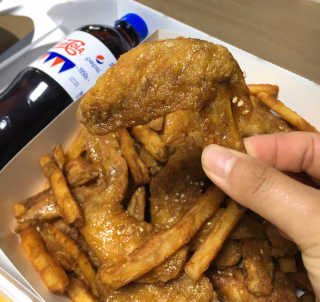 네네치킨 소이크런치윙봉 — 5점을 준 리뷰어가 2020년 4월 올린 사용 사진