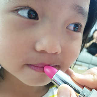 꼬메맘마 네이처 달리아핑크 립컬러 — 4점을 준 리뷰어가 2020년 4월 올린 사용 사진