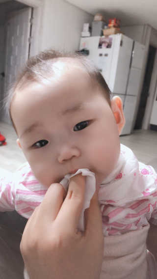100도 이상에서 삶아 멸균 안심 아이수 구강 티슈 — 5점을 준 리뷰어가 2020년 12월 올린 사용 사진