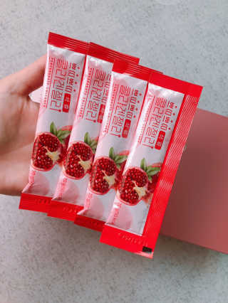 헬스업_쁘띠쁘띠석류콜라겐젤리_20g x 14포 — 4.5점을 준 리뷰어가 2020년 7월 올린 사용 사진